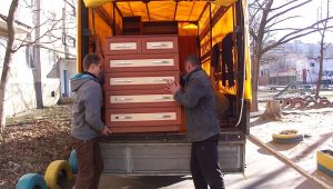 Перевозка мебели с грузчиками: Удобство и надежность